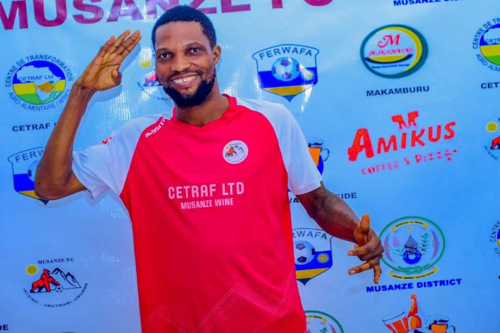 rwanda_magazine's tweet photo. Musanze FC yasezereye abakinnyi babiri:
🇨🇩Jonathan Mangala Yaya wari uyimazemo amezi atandatu
🇳🇬Nicholas Ashade Ayomide wari uyimazemo umwaka n’igice
#rmupdates https://t.co/OIEeGAoqbm