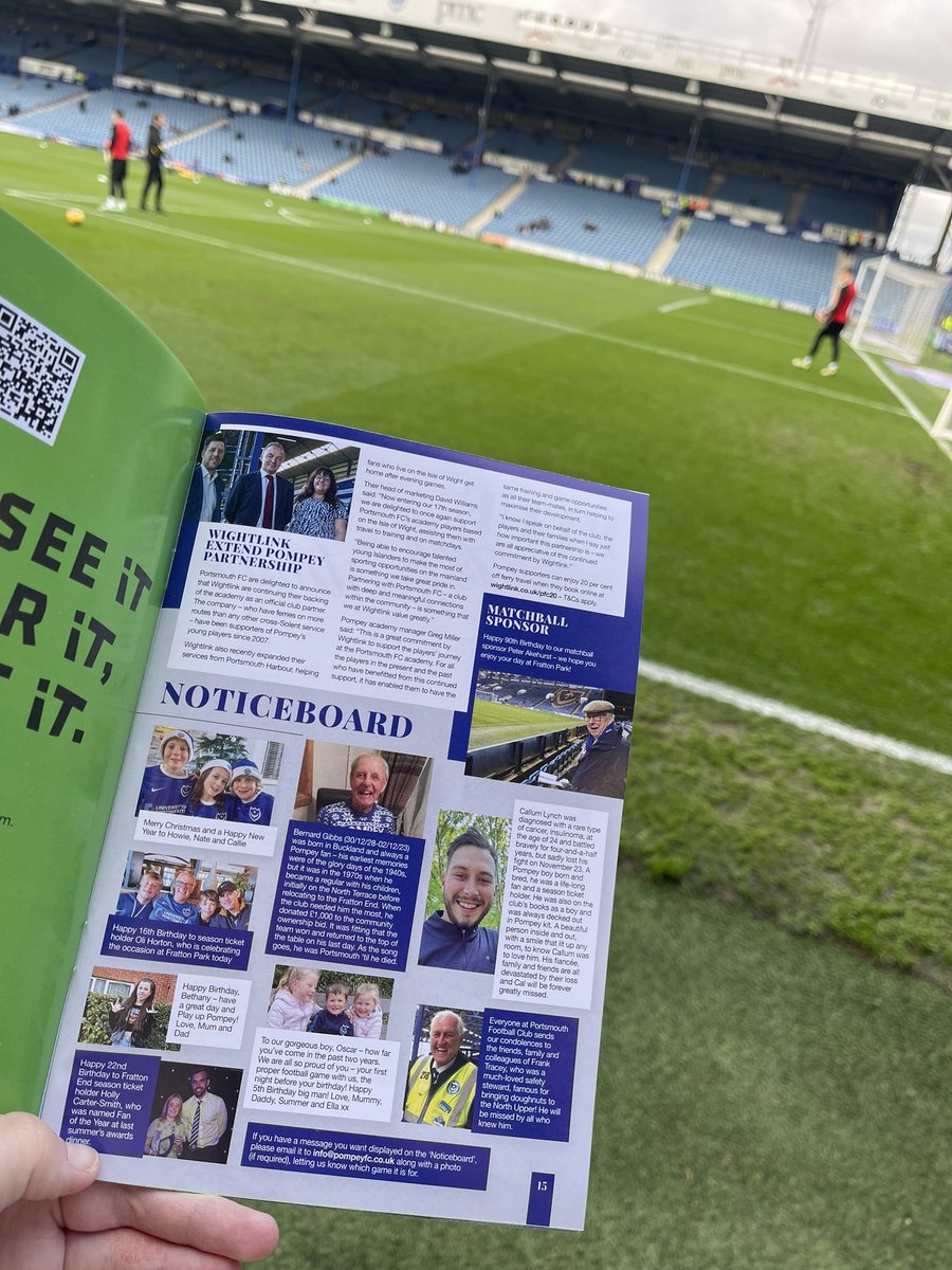 Amytracey10's tweet photo. Thank you so much, it means a lot to us!

My Grandad would be so proud 💔💙

#pompey 

@PompeyNewsNow @Pompey https://t.co/ORLhcKf1GS