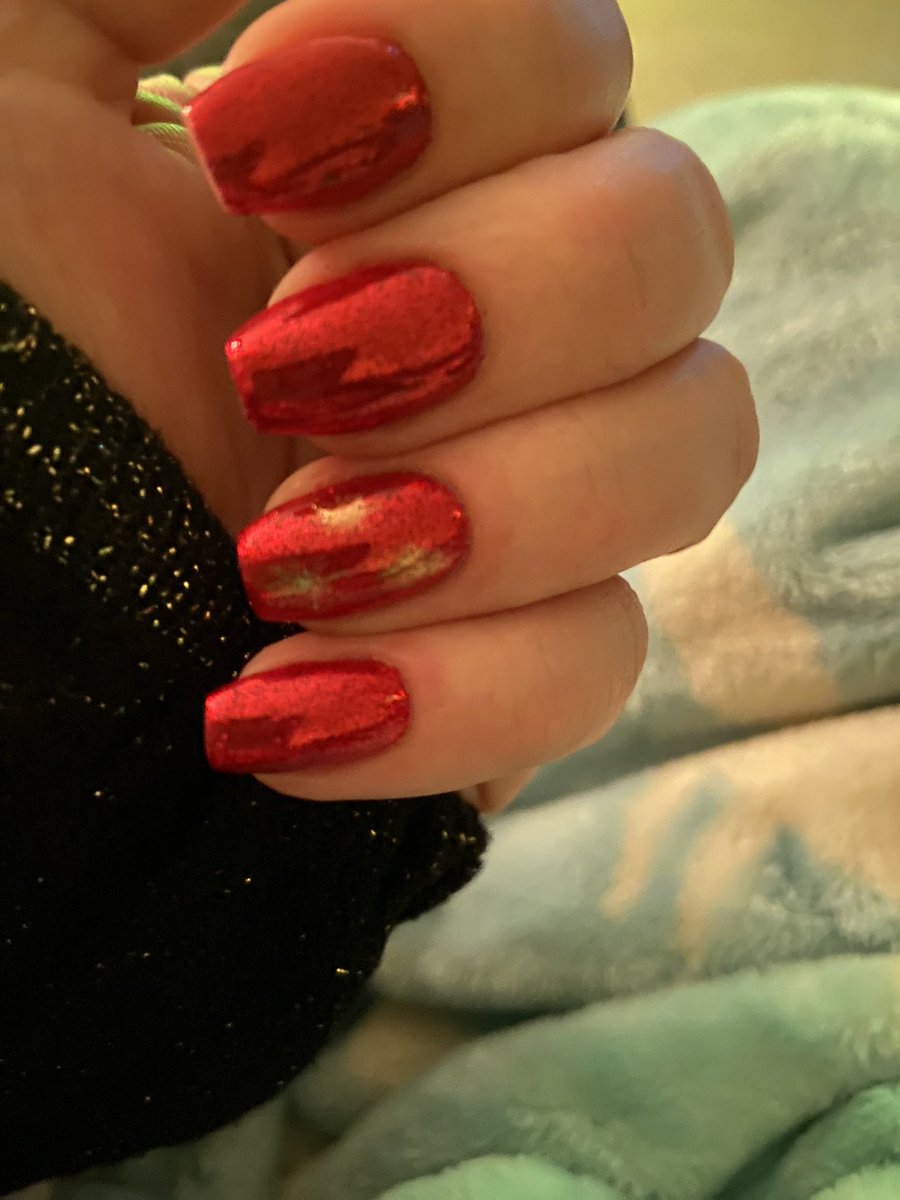 Shiny Christmassy nails. 💅🏻🎄