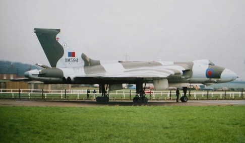 NewarkAirMus's tweet photo. As it's Christmas here's a selection of #NAMarrival photos featuring our beloved #XM594 on 07.02.83
#NAMarchive & #DTEParchive https://t.co/ObHqAukxub
