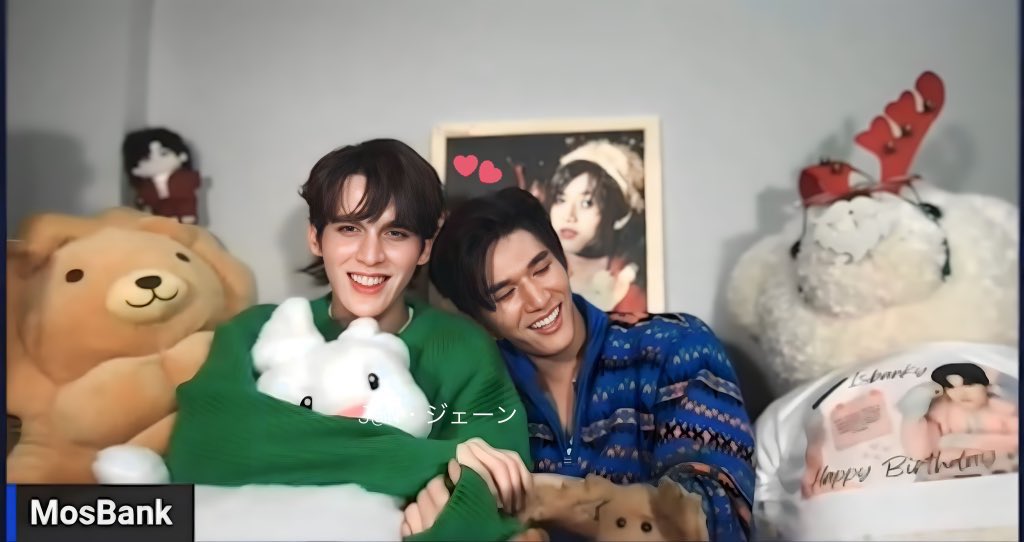 JWinyakun's tweet photo. ตั้งแต่3ทุ่มถึงตี2กว่า วันนี้มอสแบงค์เก่งมากๆเก่งที่สุด👍🏻
พักผ่อนไวๆนะลูก จะได้ตื่นมาสดชื่นถ่ายงานต่อ ฝันดีนะครับ🩷💤🌟รักน้องๆน้าา🫰🏻

🎄☃️@mos_psl @Bank_mondop ☃️🎄

#MosBank #MBxUSAonlineFanmeet
#MosBankMagicEvent
#MBxMistloeMagicxUSA
#MosBank #มอสแบงค์ 
#มอสแบงค์คู่รักนักหยุม https://t.co/EfH04mxBfy