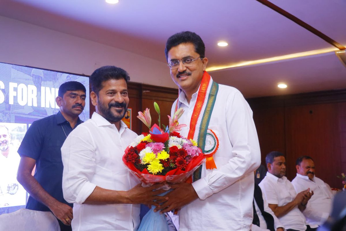 Welcome to @revanth_anumula 
In GIG workers interaction. 

@revanth_anumula 
@pravchak 
@RahulGandhi 
@KothaRahulreddy