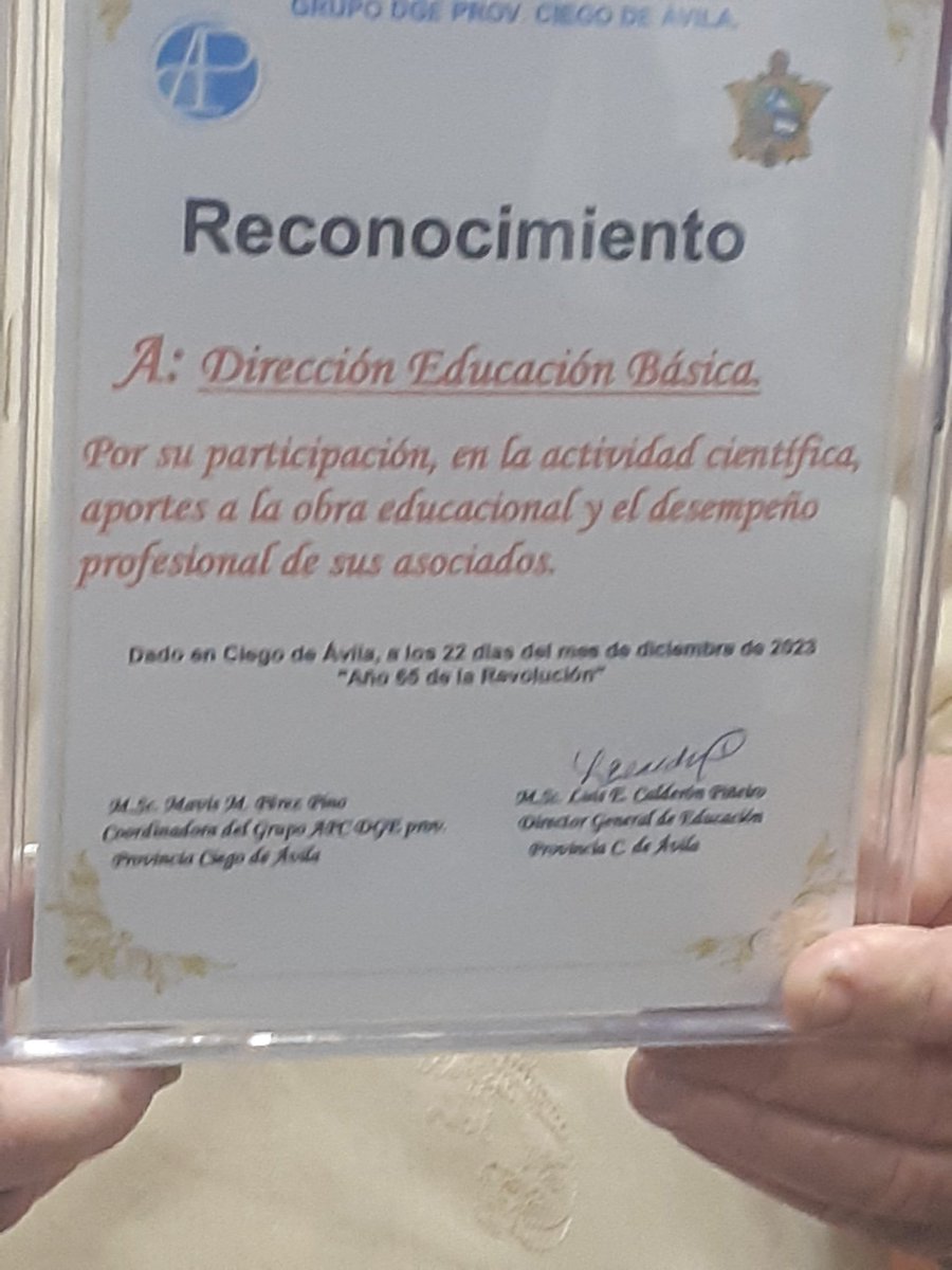 Se reconoce la labor destaca de la Dirección General de Educación de Media Básica por los resultados alcanzados en la APC . <a href="/LatirAvileno/">Latir Avileño</a> <a href="/DGECiegoDeAvila/">DGECiegodeÁvila</a> <a href="/CubaMined/">MINED</a> <a href="/NaimaBarreto/">Naima Ariatne Trujillo Barreto</a> <a href="/LobainaZulima/">Zulima Lobaina Olazabal</a> <a href="/SoraniaDobao/">Sorania Dobao Alderete</a> <a href="/CalderonPineiro/">Luis Enrique Calderón</a> #LatirXUnEneroDeVictorias #EducacionAvileña
