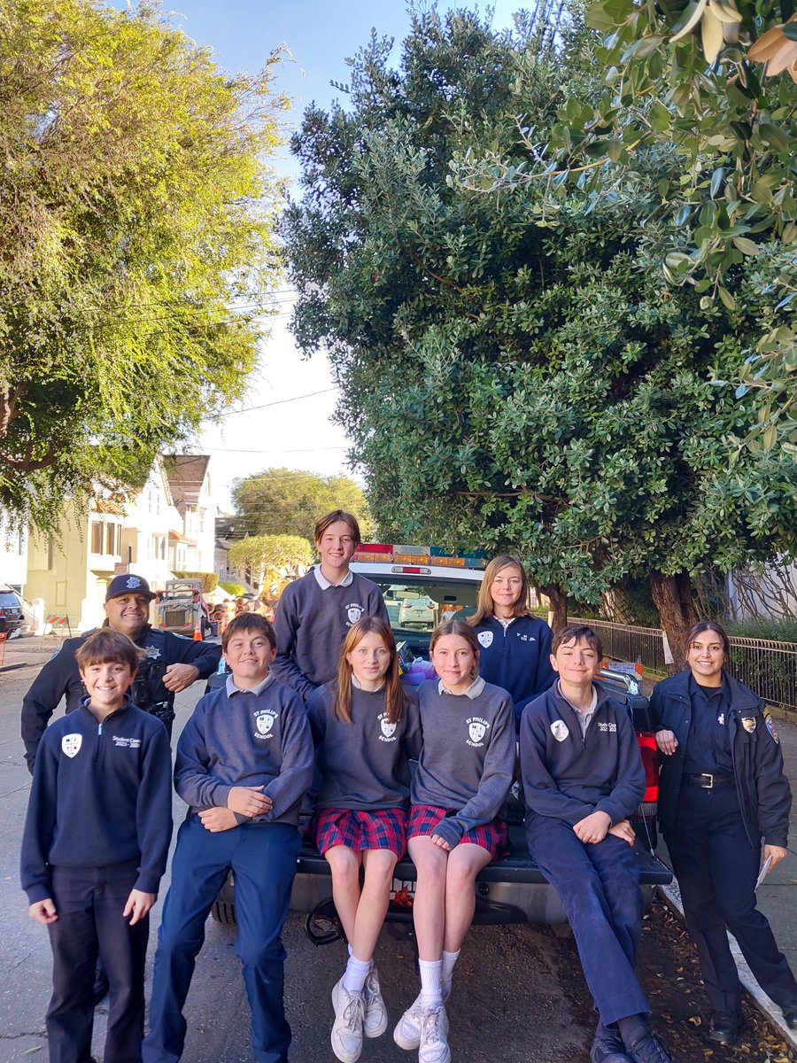 SFPDMission's tweet photo. Thank you to @RiordanHS and St. Phillips School for their generosity, making Mission Station's Toy Giveaway a great experience for everyone.  @SFPD @SFPDCares https://t.co/5mF2jhLhKk