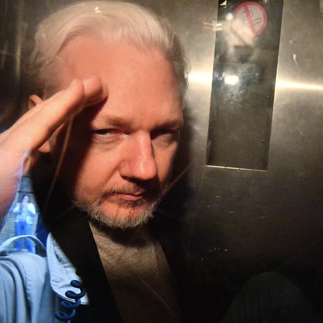 Michell45064244's tweet photo. Politics · Trending
Julian Assange
56K posts UK
This is incredible. 
#FreeAssangeNOW ✊ https://t.co/6gFNz63rlC