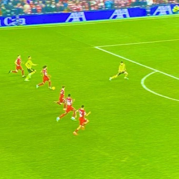 How they didn’t score from here I’ll never know 🤣