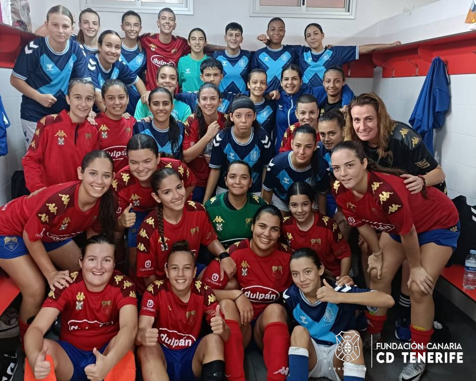 CDTFundacion's tweet photo. El #FundaciónCDTenerifeC disputó ayer un encuentro amistoso ante el #CDCandela 🙌⚪️🔵.

#FundaciónCDT @CDTOficial @CdtCantera https://t.co/iqIe6JmVZX