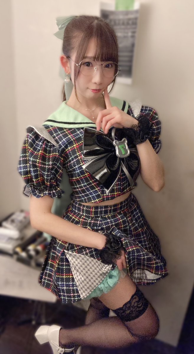改めて…昨日は限定ステージ🍀
ソロ&amp;エモコラボ楽しんでもらえたかな？

皆の表情が嬉しくて、夢中でやきつけながらライブしたよ。
再会できてまたこんな時間を過ごせて、幸せな夜だった🌙
懐かしくていとおしくて、あっという間だったの。

逢いにきてくれて、本当に、本当にありがとう(｡･ᴗ･｡)！