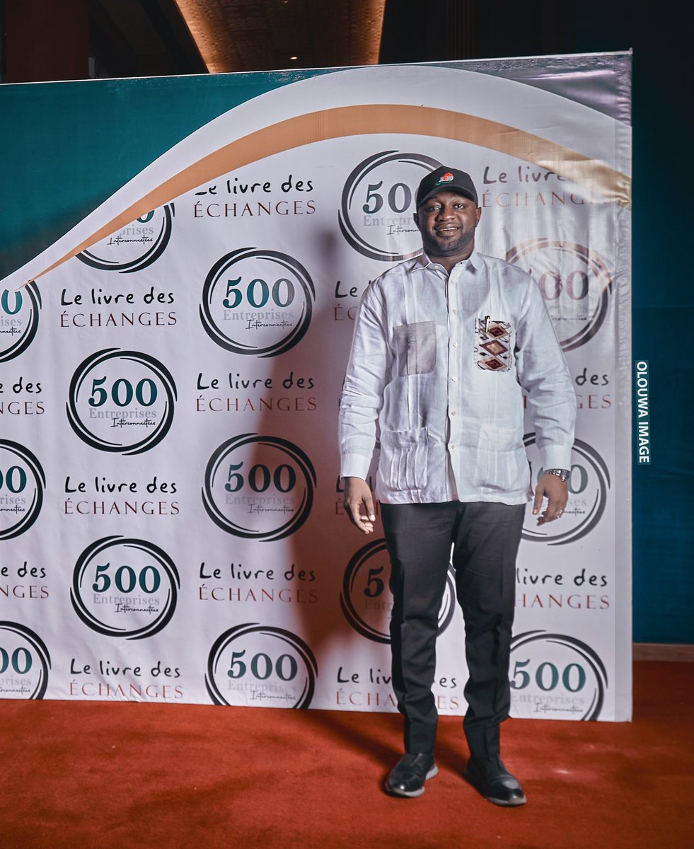 anawarabdoulaye's tweet photo. J’ai eu le plaisir de participer à la soirée de présentation et dédicace du 17eme livre de l’écrivain de marque Alabibou Hamidou.

Un frère que j’ai rencontré il y’a quelques années dont la plume engagée transcende les limites de l'ordinaire. 

Bonne chance pour la suite ! https://t.co/OhmvTEYFbW