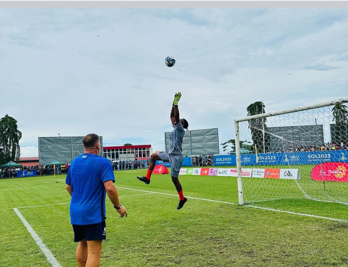 Les Cleevely tweet media