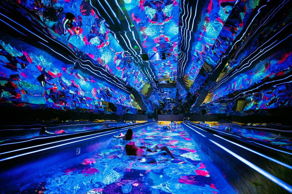 AndyFidel_'s tweet photo. ✨ The Kaleidoscope Kavern by @MomentFactory, a one-of-a-kind lazy river experience at the Wild WaterDome indoor waterpark at Wilderness At The Smokies, in Tennessee.
As guests float through the #immersivemultimedia tunnel, they encounter visions and soundscapes inspired by the natural beauty of the Great Smoky Mountains, including fireflies, starlit skies, and Tennessee’s four seasons: https://t.co/xw85Ap5KIq