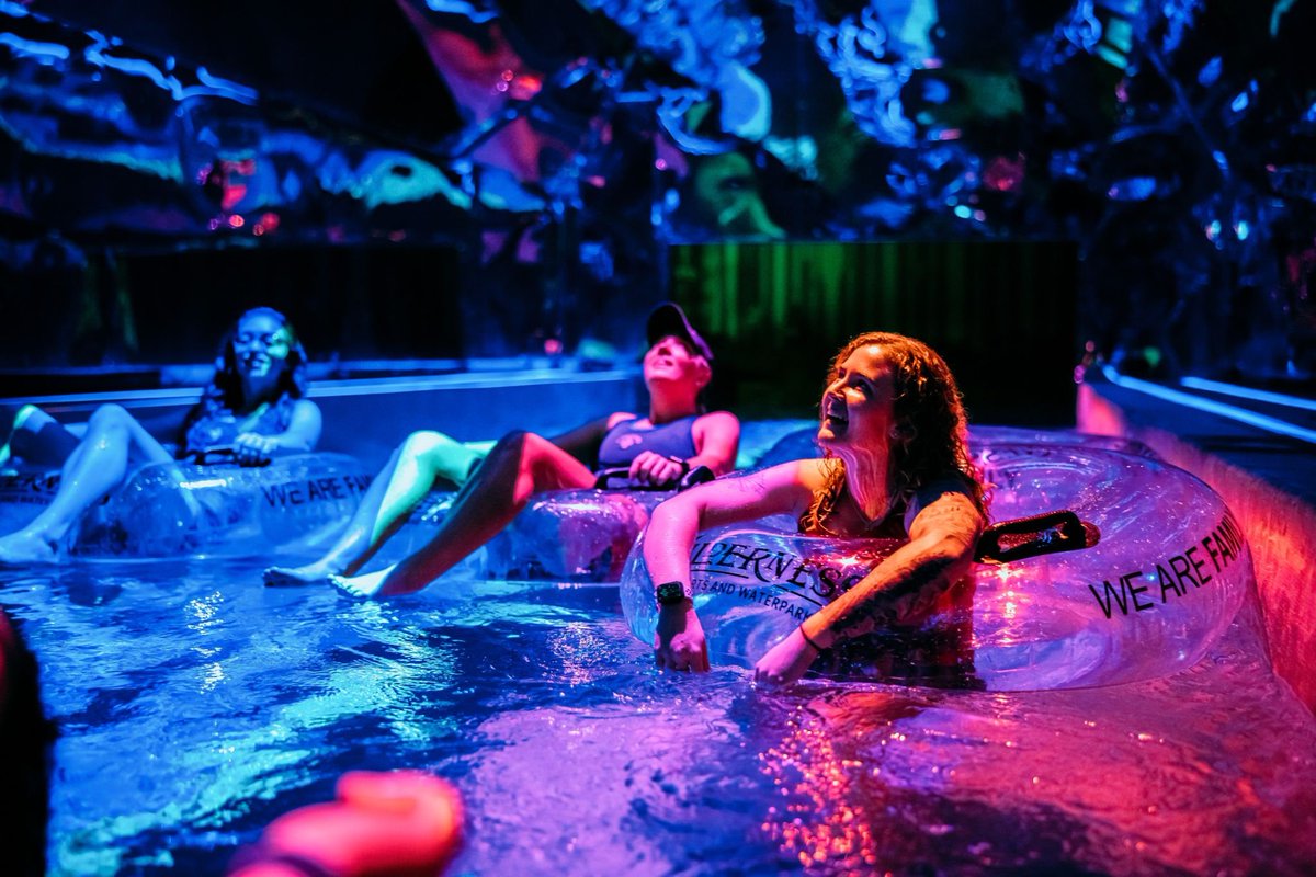 AndyFidel_'s tweet photo. ✨ The Kaleidoscope Kavern by @MomentFactory, a one-of-a-kind lazy river experience at the Wild WaterDome indoor waterpark at Wilderness At The Smokies, in Tennessee.
As guests float through the #immersivemultimedia tunnel, they encounter visions and soundscapes inspired by the natural beauty of the Great Smoky Mountains, including fireflies, starlit skies, and Tennessee’s four seasons: https://t.co/xw85Ap5KIq