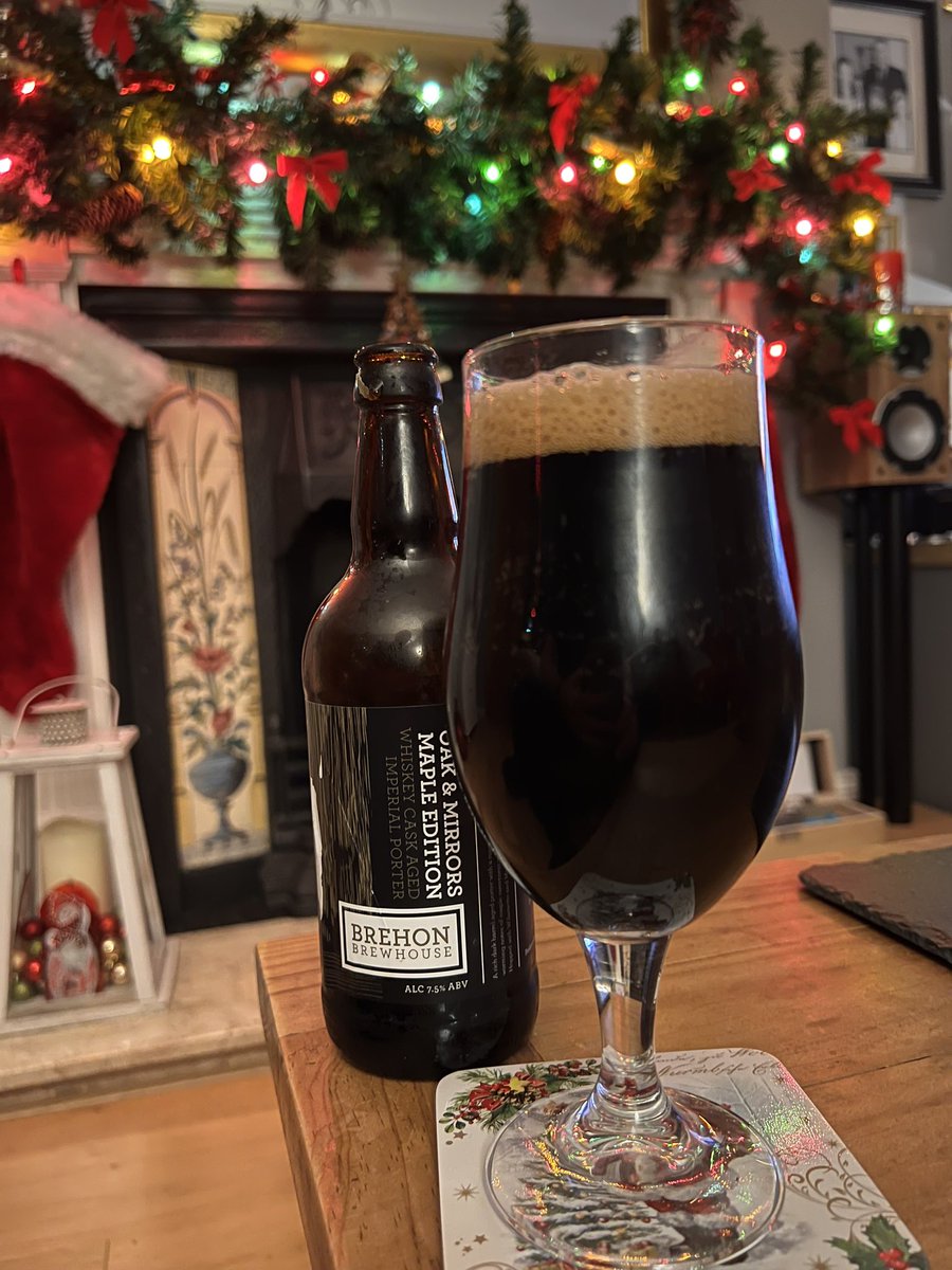 Saturday cheers #TisTheSeason 🎄🎅🏻🤶🏻🎁