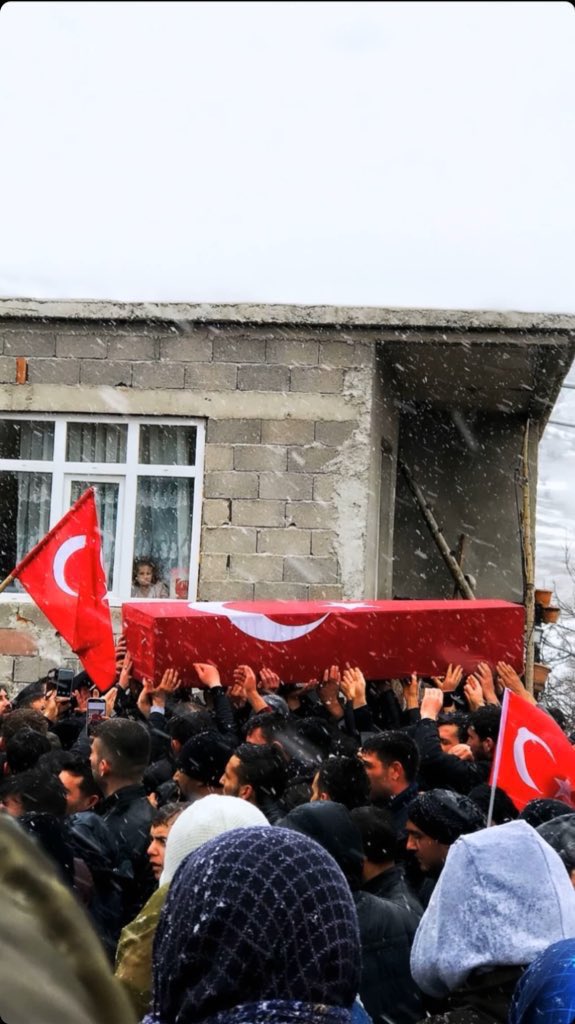 “cennette döşenmiş tahtında mısın”