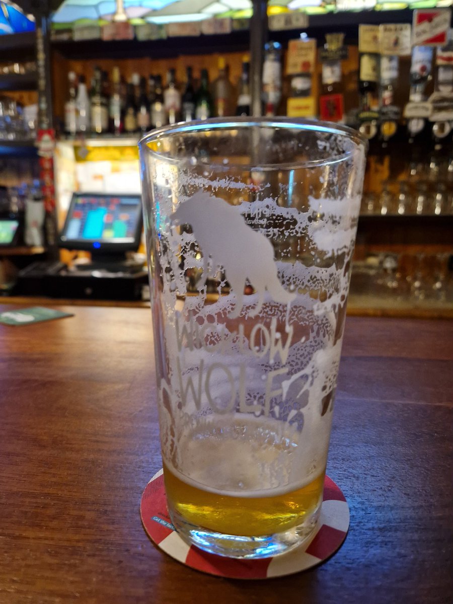 Schtick - sign of a great pint, apparently (rather than a clean glass) #drinklocal #drinkirish #beoir