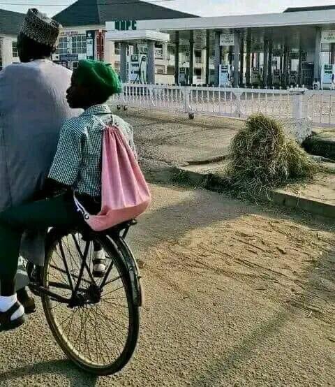 Abdulilu1's tweet photo. Ya 🤲 Allah Kayiwa Iyayen Mu
Tukuici Da Gidan Aljannah https://t.co/OeTuOSjB2w