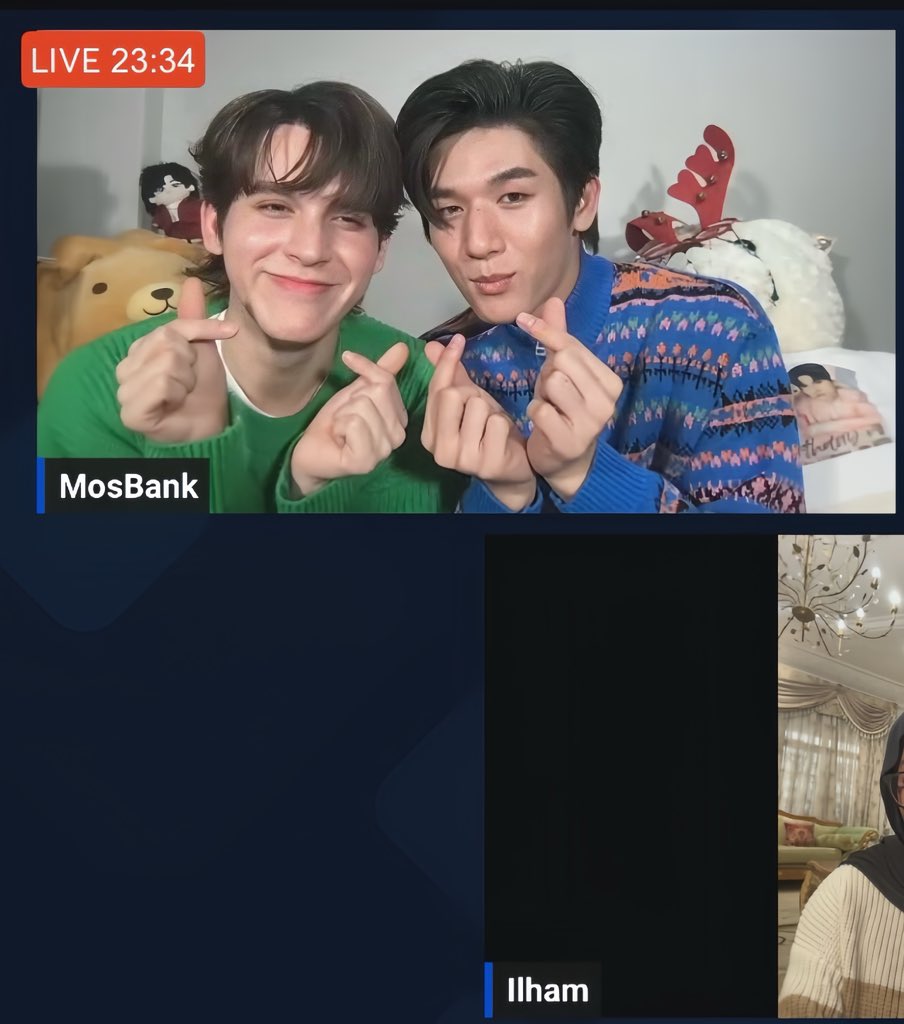 ilham_xoxo's tweet photo. 1 mint went by so fast I was sooo nervous 😭they were soo cute i still can't stop smiling I can't believe I got to talk to them 💖
#MosBank
#MBxUSAonlineFanmeet
#MosBankMagicEvent #MBxMistloeMagicxUSA https://t.co/awNtKeut7e