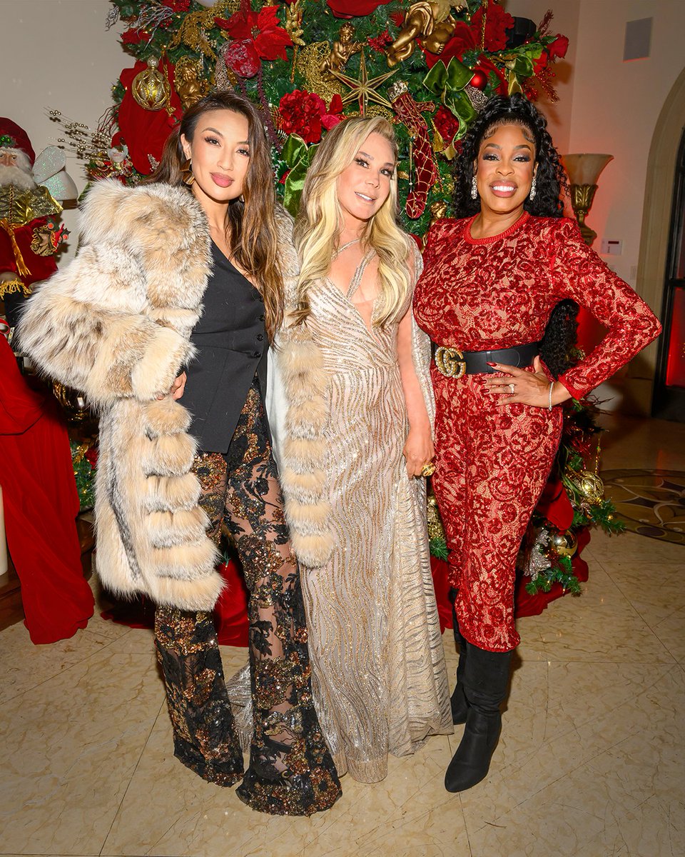 AdrienneMaloof's tweet image. Grateful for every amazing soul who joined us for a night of joy and giving! 🌟 #PartyWithAPurpose @NiecyNash @StevieWonder @patriksimpson @polatteu @JohnnyGill