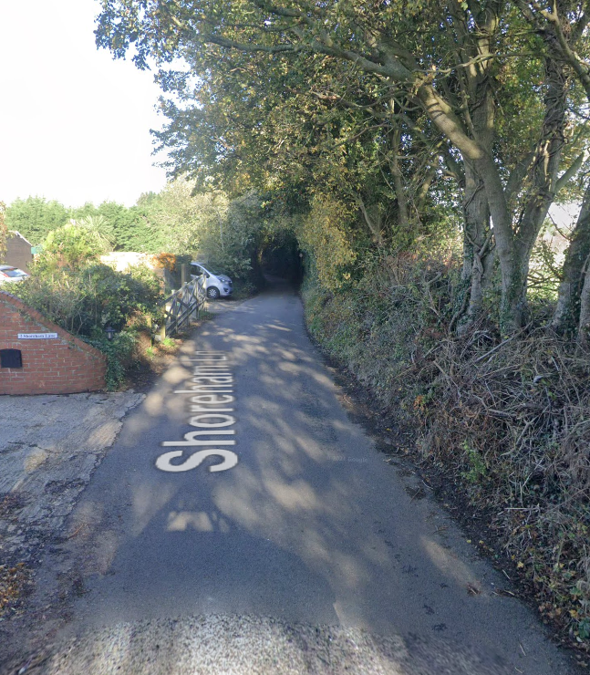 FailedLondon's tweet photo. @ShitrrivaKent You can use this diversion through Chelsfield as we're so nice. Only a slight detour from Woolwich ^ Jason https://t.co/3JUDEjxvGt