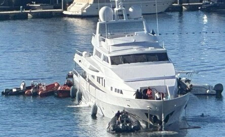 Classic Benetti Yacht Saved from Sinking in Spain
#YachtSinking #YachtDamage #YachtSaving #Sanxenxo #Pontevedra #NautaSanxenxo #RealClubNáuticodeSanxenxo #SalvamentoMarítimoEmergencies #SpainishCivilGuard #Benetti #SuperYacht #OutNews
poweryachtblog.com/2023/12/classi…