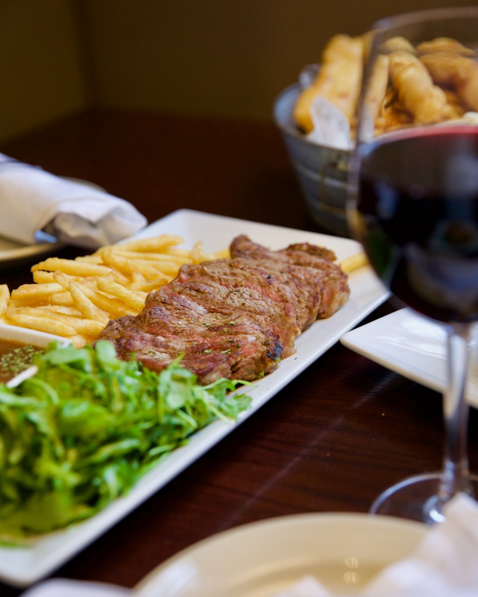 PostOfficeCafe's tweet image. Take cooking off tonight and let us serve you a comforting meal before the holiday festivities begin! Open from 12-11pm 🥂 Call for reservations at 631.669.9224