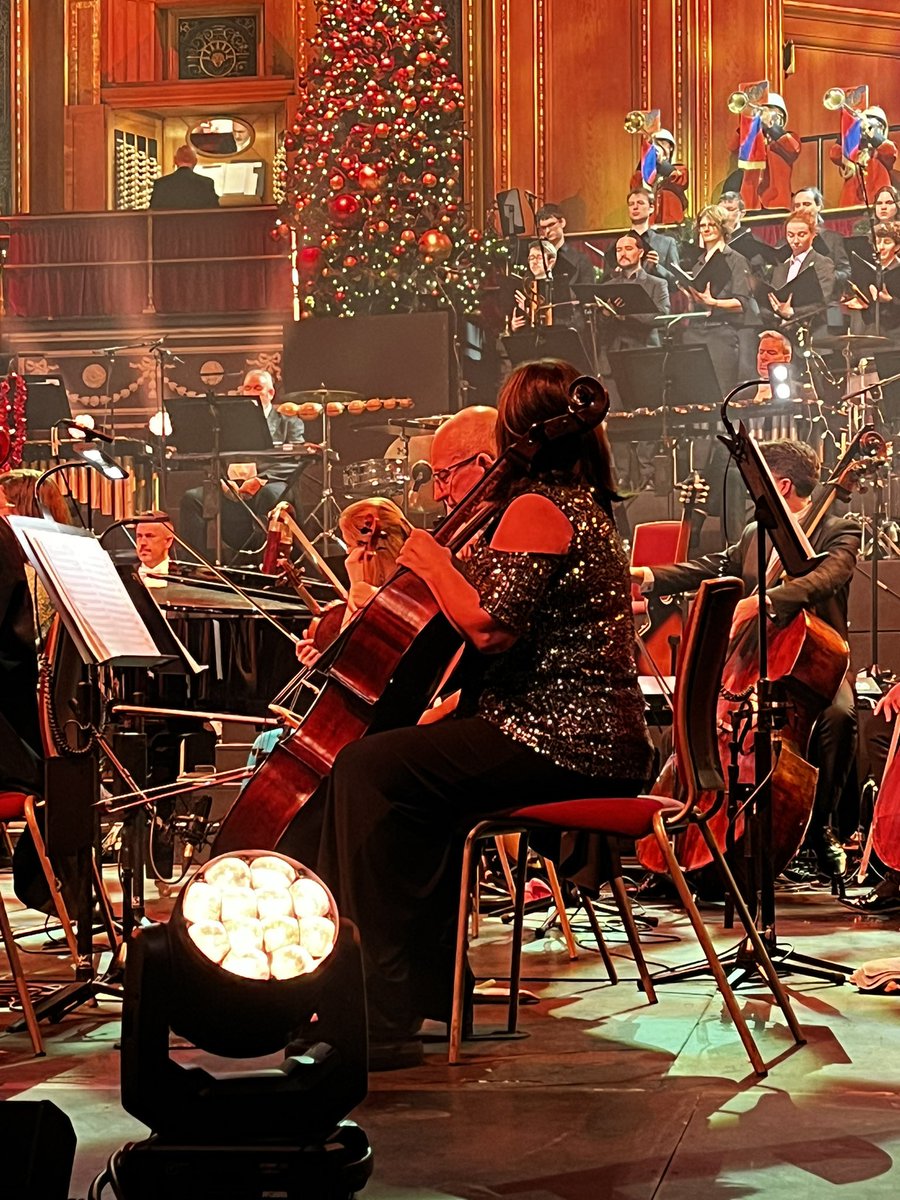 #RAHchristmas amazing at Christmas at the Royal Albert Hall. Absolute fave this lady who jumped into a photo !