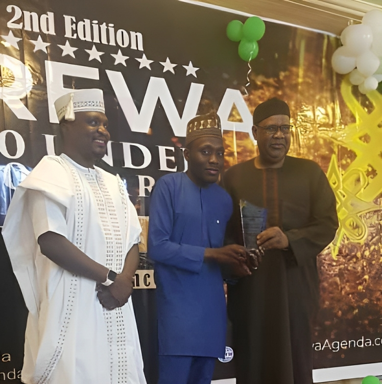 sunnahtechlab's tweet photo. Exciting news! Sunnah Tech Lab wins the ICT category at the 2nd Edition of the 30 under 30 Arewa Stars Award (ASA23) held at Tahir Guest Palace, Kano. Organized by PRNigeria, Arewa Agenda, and DAILY NIGERIAN. #SunnahTechLab #ASA23 #ICTWinner https://t.co/6aIgkNRJ8Q