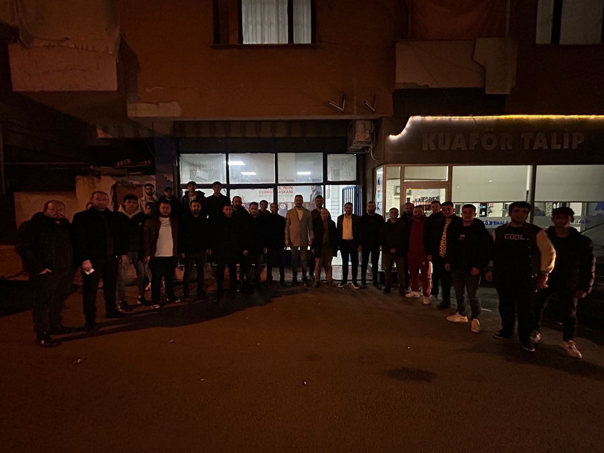AKgencDarica's tweet photo. Osman Gazi Mahallesi haftalık olağan Mahalle Gençlik Kolları Yönetim Kurulu toplantımız İl Gençlik Kolları Teşkilat Başkanımız Onur YÜKSEL ve Yönetimi, İlçe Gençlik Kolları Başkanımız Mehmet ARSLAN ve yönetiminin katılımlarıyla Emre ALTUNGÖK başkanlığında gerçekleşti. https://t.co/LWQOLOHQJR