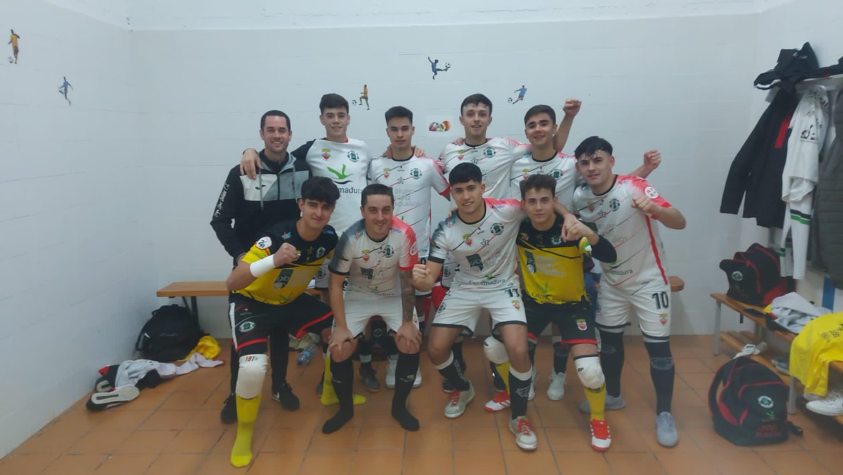 Temporada 23/24
1 División Extremeña 
Grupo I
Jornada 11

<a href="/EMDVDV/">AFS VDV</a> 2-8 <a href="/grupolopez14/">GrupoLopezBolañosFS</a> “B”

Jose ⚽️⚽️⚽️⚽️
<a href="/AndresAlvarezV6/">Andrés Álvarez Vacas</a> ⚽️⚽️
<a href="/juanmanue95/">juanmita#8</a> ⚽️
Antonio ⚽️

Victoria para cerrar el año con buen sabor de boca. Seguimos 💪🏻🤍🖤❤️

#formandoelfuturo 
#123👼🏻2💫🤍🖤❤️