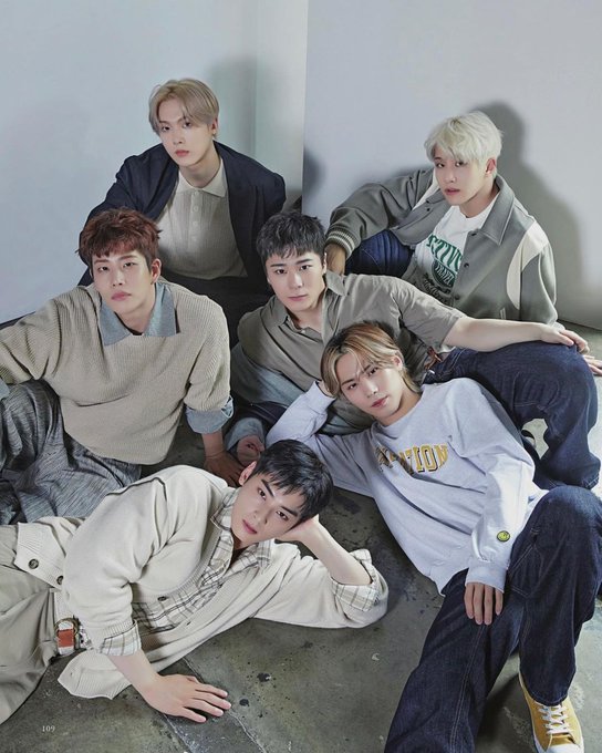 Astro_EW330's tweet photo. #ASTRO Japan Magazine English trans
2016-23 &amp; web interview
🔗https://t.co/NdXGhraSgd
Won't be as active but will continue to work on the English trans of their JP mag interview from #아스트로 #진진 #엠제이 #차은우 #문빈 #라키 #윤산하 going forward 💜
Merry Christmas Aroha 🎅🎄🌟 https://t.co/4bFMob34hw