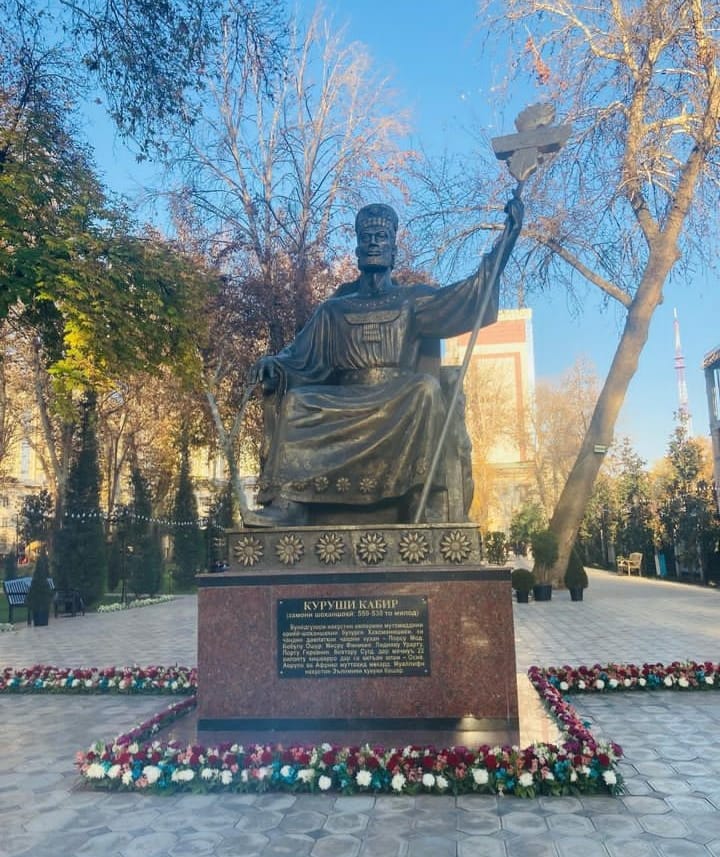 Kudos to the city & people of Dushanbe in Tajikistan for recently unveiling this remarkable statute of Cyrus the Great! The Tajiks are Persian language speakers and still honor their ancient Persian roots. I hope to visit this monument one day in person. #CyrusTheGreat