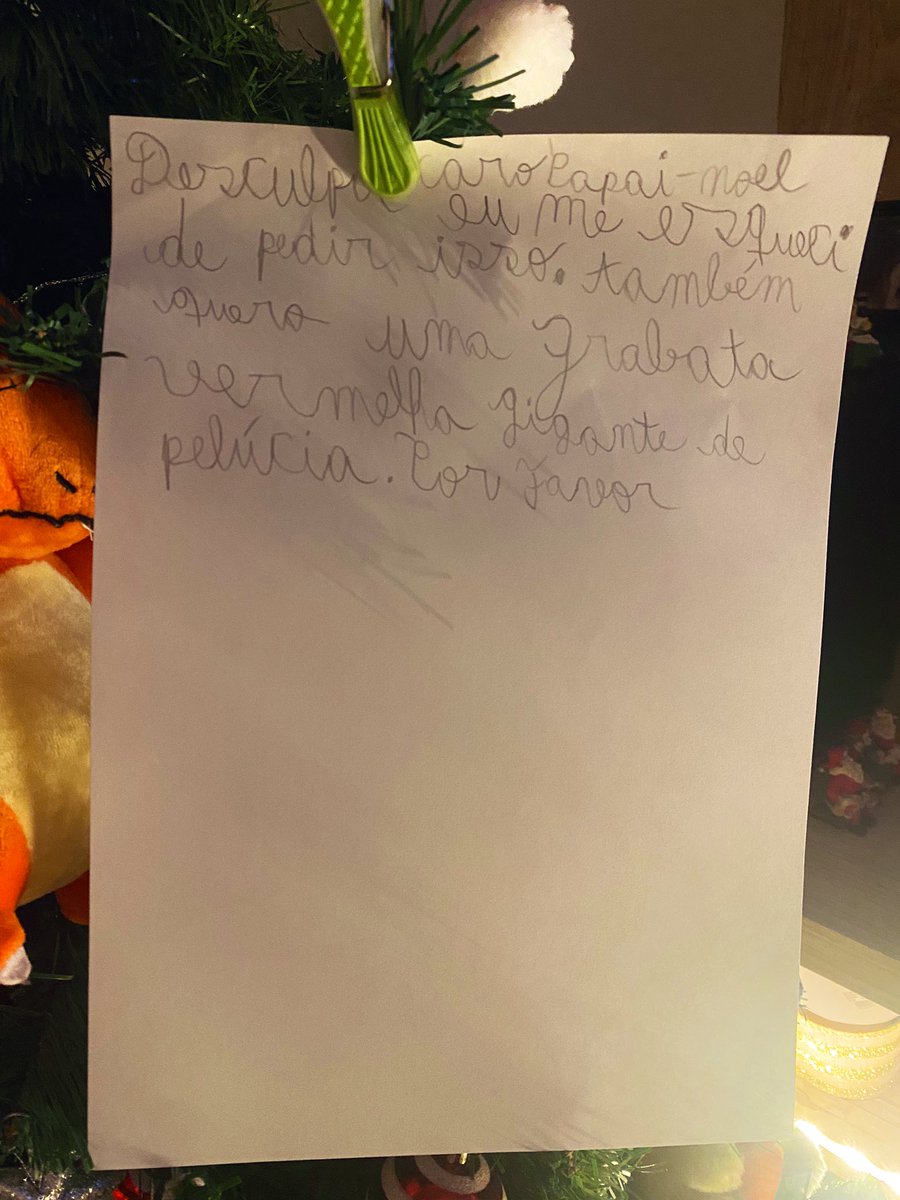 liviafer_'s tweet photo. NOITE do dia VINTE E TRÊS de dezembro e chegou um ADENDO à carta para o papai noel na árvore PLMDDS https://t.co/tYu15NtFQW