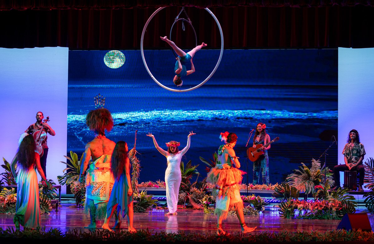 KealohaPoetry's tweet photo. Honored to have performed the storytelling/narration for this production. Watch Taimane’s Hawaiki show on various Hawaiʻi TV stations or stream it for free worldwide starting December 24th on https://t.co/eX0YPqh2Wq

📷: @erikkabik https://t.co/9UC0WgwNWu