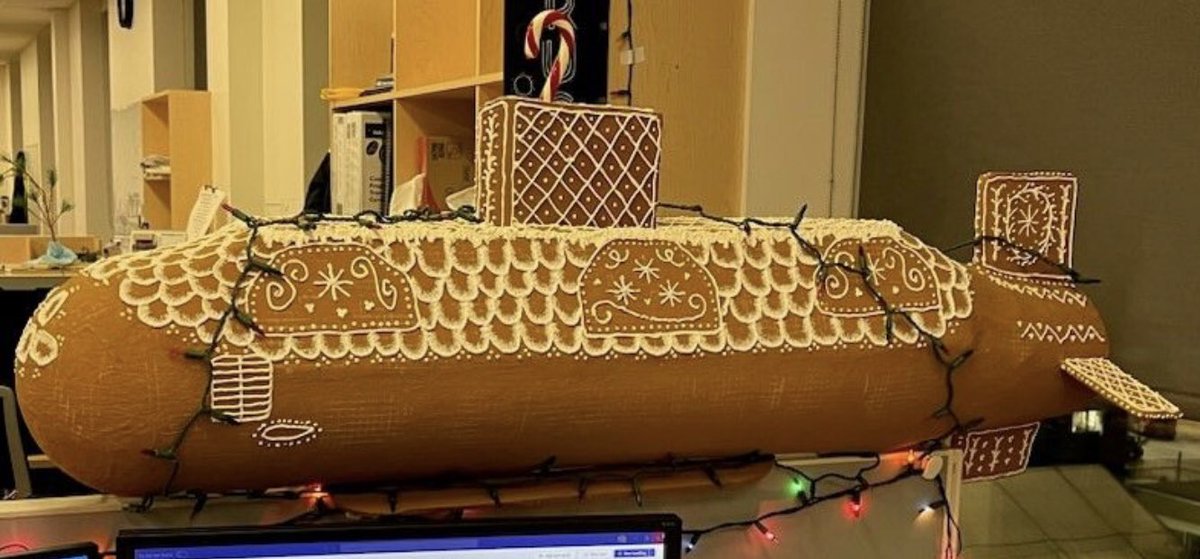 It’s the season for gingerbread houses and gingerbread men 

But how about a gingerbread submarine