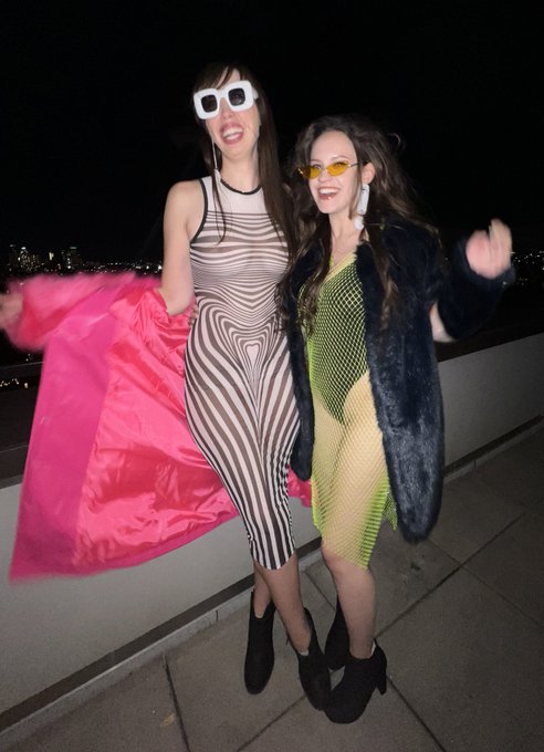 out on the town 🥂 https://t.co/QVIQXkc7HY