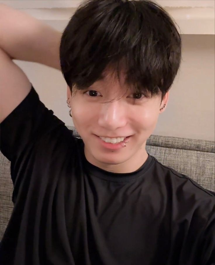 byjimocean's tweet photo. cabelos que o jungkook já tave, uma thread grande pois o cabelo desse garoto é indestrutível! https://t.co/CC9h9UTkwx