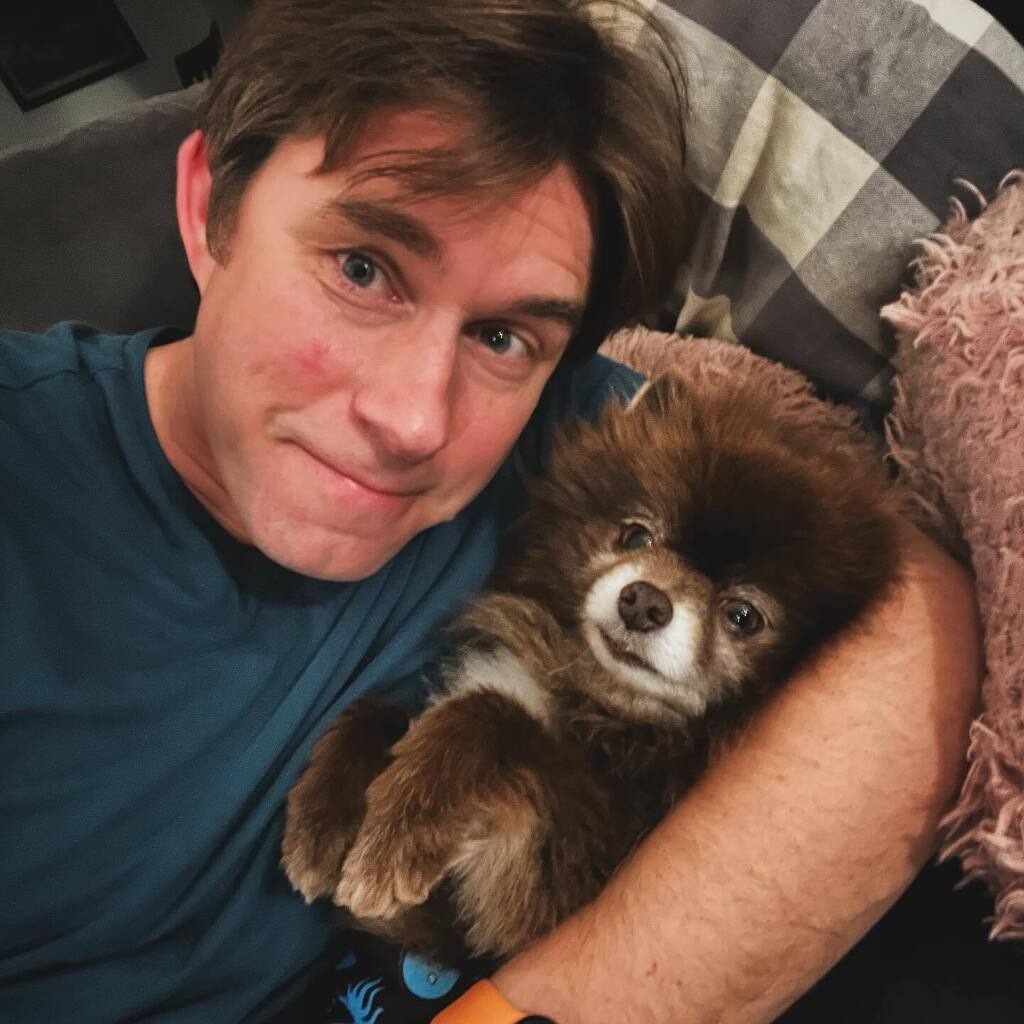 Dog sitting. instagr.am/p/C1N7--IO5IR/