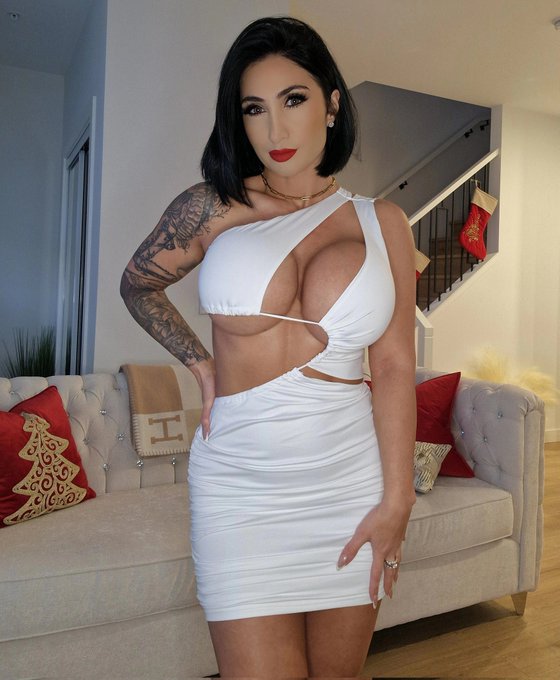 Merry Christmas to you all! ❤️ 🎄  https://t.co/qzGjOUoY1E https://t.co/kd7cqf4OhJ<a href="/tag/onlyfans"class="tags"><span>#onlyfans</span></a>