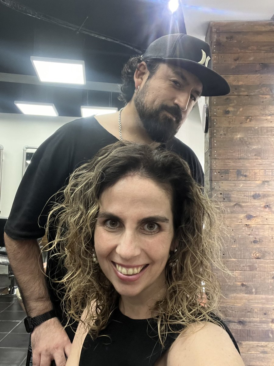 ingrid81kp's tweet photo. La mejor terapia…dejarse regalonear con mi querido #Nacho y pensar que ya llevo 16 años de fidelidad con #Saloon2 https://t.co/Z81BRw8CmC