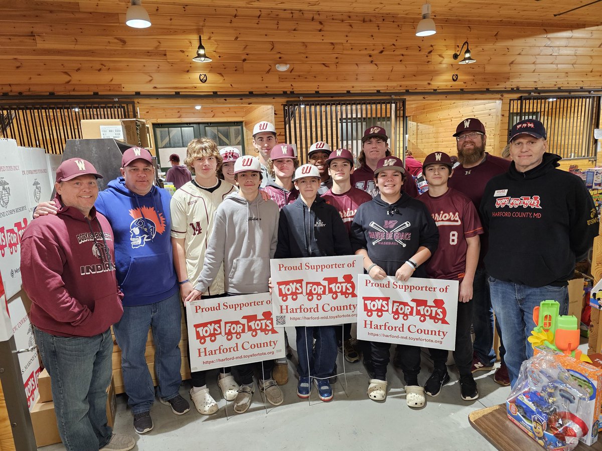 Harford_TFT's tweet photo. Warriors Baseball working at the warehouse. A recreation team from Havre de Grace. https://t.co/qI5Z3apOMP