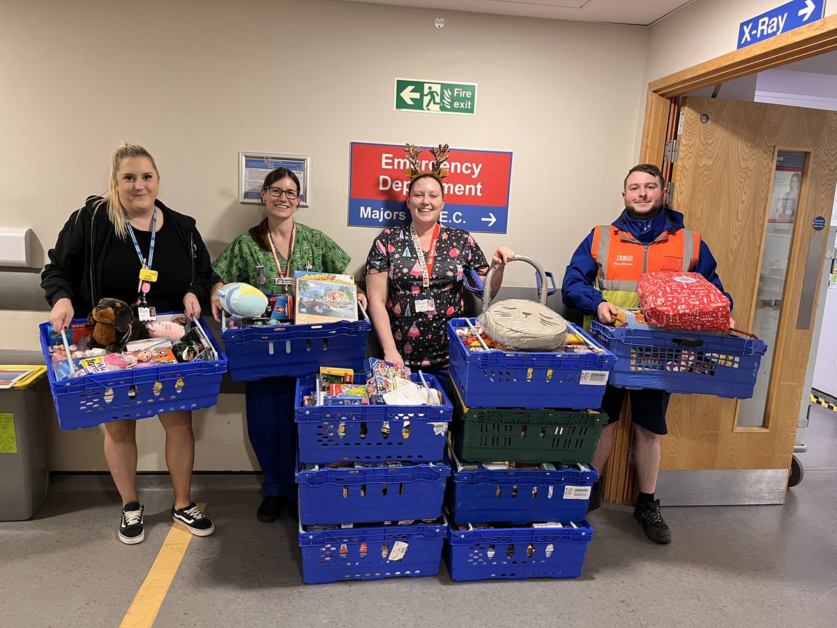 @uhbwNHS at WGH ED want to say a huge Thank you for the immense amount of gifts donated from @TescoWeston for our paediatric patients over Christmas #generosity #paedsrock #kindness