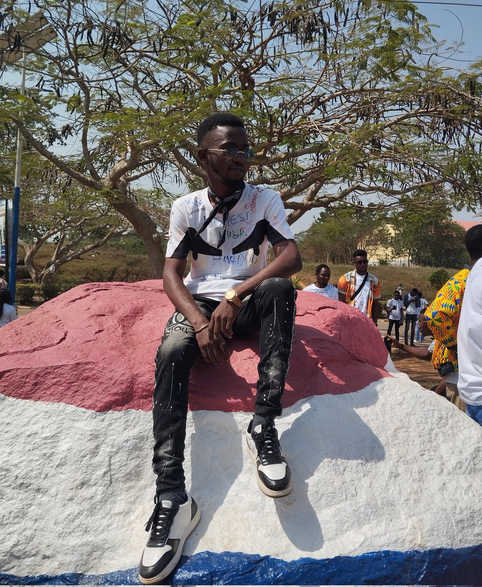 EmmySolves's tweet image. God did🙏

Finally a graduate 🤭🤲🏽
#Graduate #Signout #InvictaClass22
#FUTABro