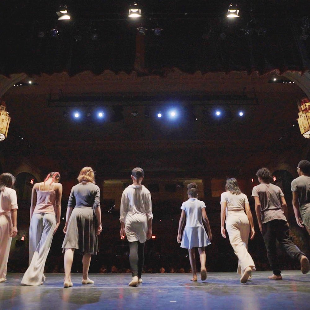 LIFTDocumentary's tweet photo. 🌟 Wishing you a season of peace, hope and opportunity in the arts! ✨ 

We are grateful to everyone in LIFT who allowed us into their lives to tell their story, and to all of you for being such passionate supporters of this little film, which has come so far.  🎄#LIFTDocumentary https://t.co/0U9w4IL1sD
