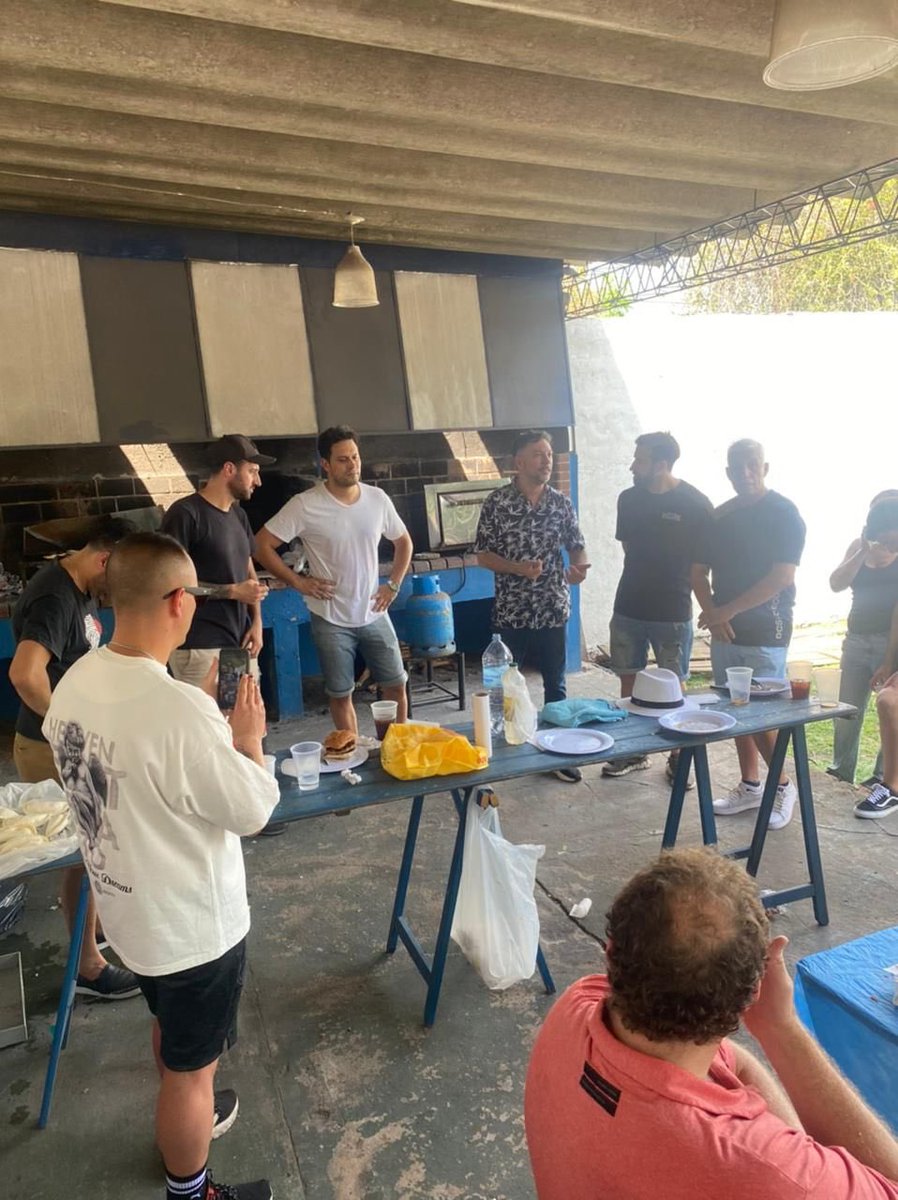 PabloLamoglia's tweet photo. ¡Cerramos el año junto a miembros de nuestra agrupación @Juntosxituzain, en conjunto con el equipo de @WalterLanaro @ChristianLanaro y @gfpozzuto! 

Gracias a todos los que nos acompañaron este 2023, y ahora nos preparamos para un 2024 lleno de proyectos y desafíos💪 https://t.co/Joq4AOxbk1