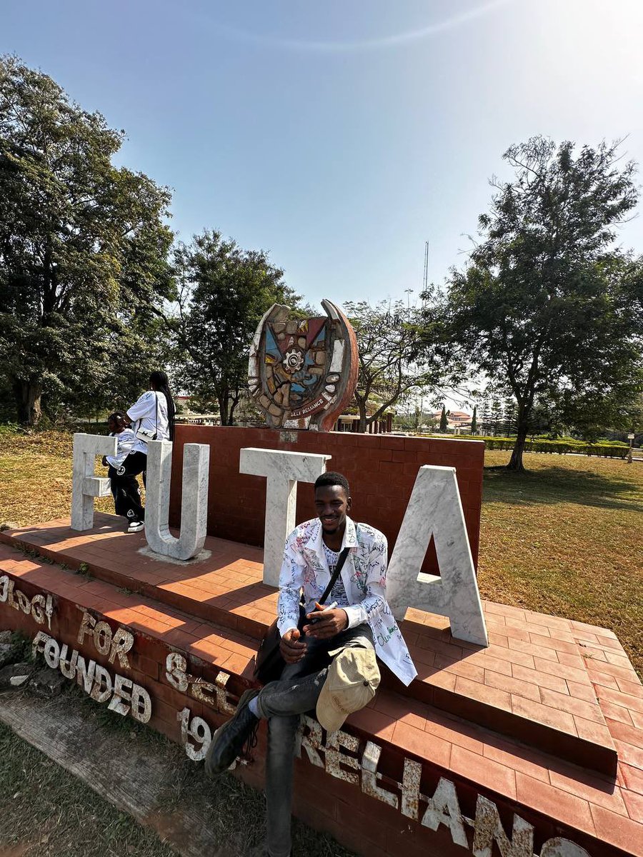 figbinary's tweet image. 🎧 Gratitude- @anendlessocean_ 

#classinvicta #invicta #futaclass22 #class22