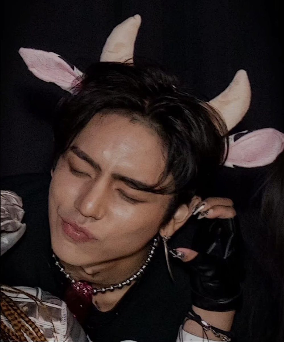 Chefmiito's tweet photo. technically not kpop but🤭🤭 https://t.co/7EXsY6UgNm