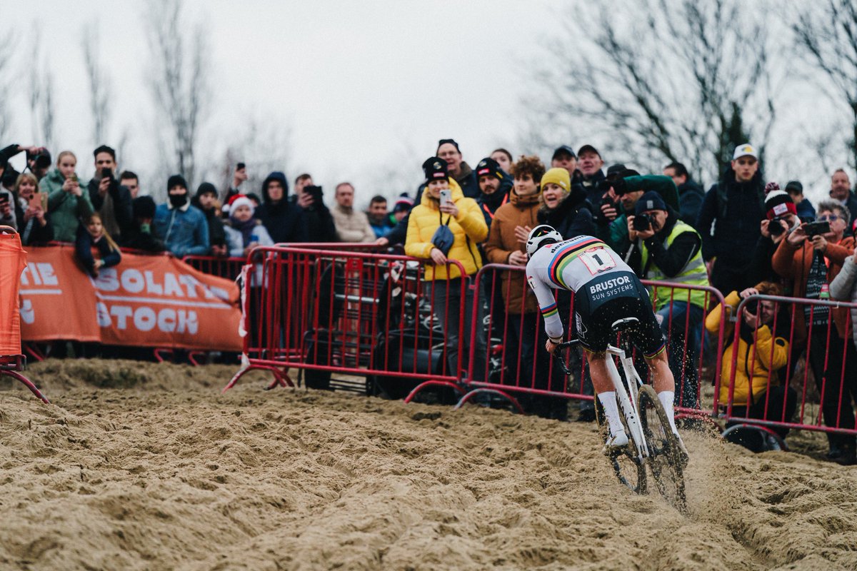 UCI Cyclocross tweet media