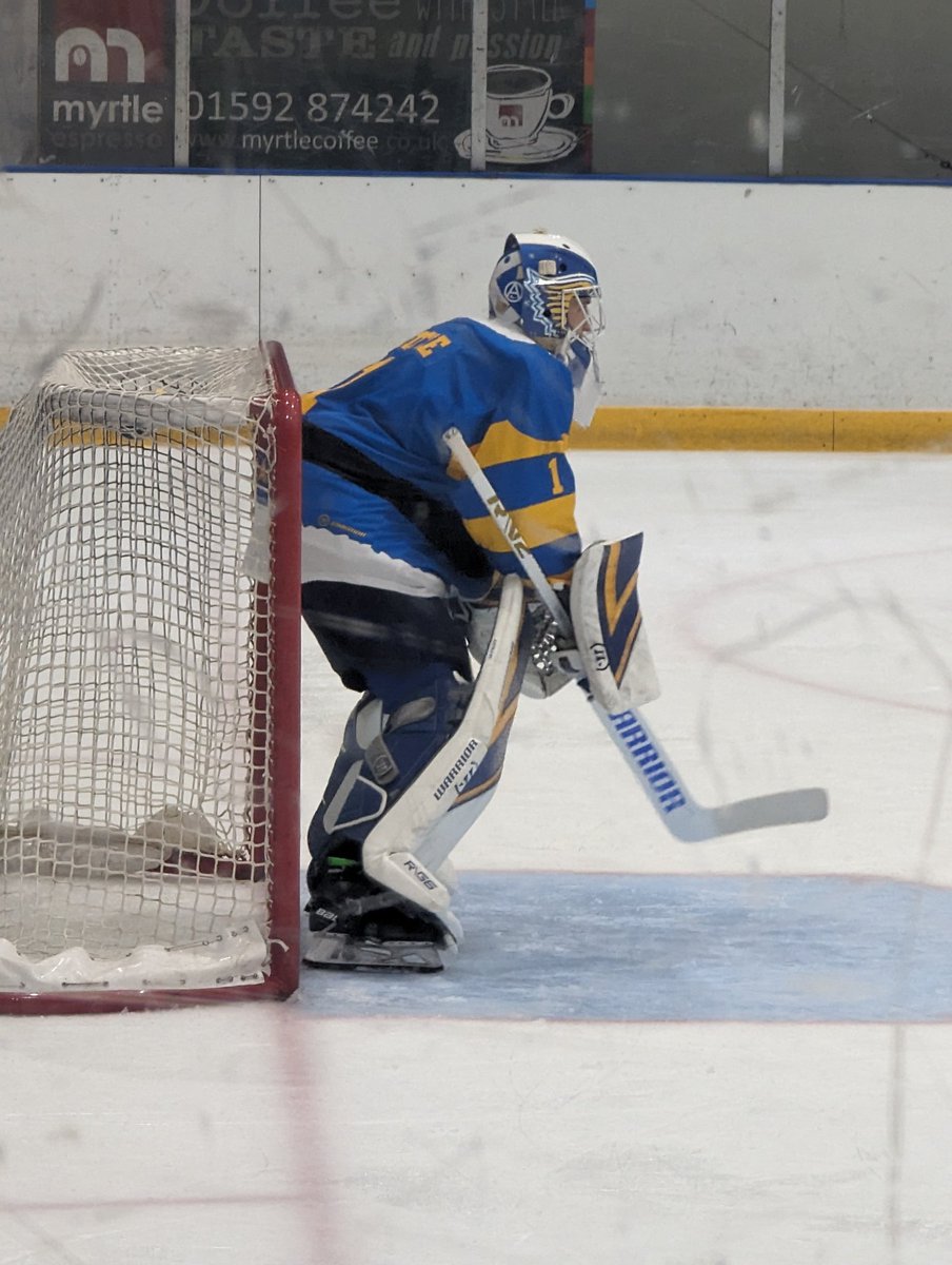 darkdemon9380's tweet photo. What an end to the @FifeFlyers game, think I lost my voice from shouting 😅😂 and finally @_andylittle  got some ice time woohoo 🥰💙💛💙💛 https://t.co/jYuYJeMIor