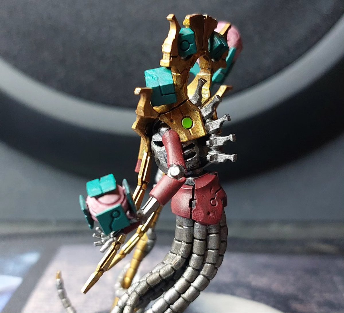 Osjiwarrior's tweet photo. Chronomancer all done and ready to lead the Flayed Ones!
#wip #miniatures #miniaturepainting #40knecrons #40knecron #warhammer40k #40k #paintingwarhammer #painting #warhammercommunity #cryptech #chronomancer https://t.co/SbaRGCBgkx