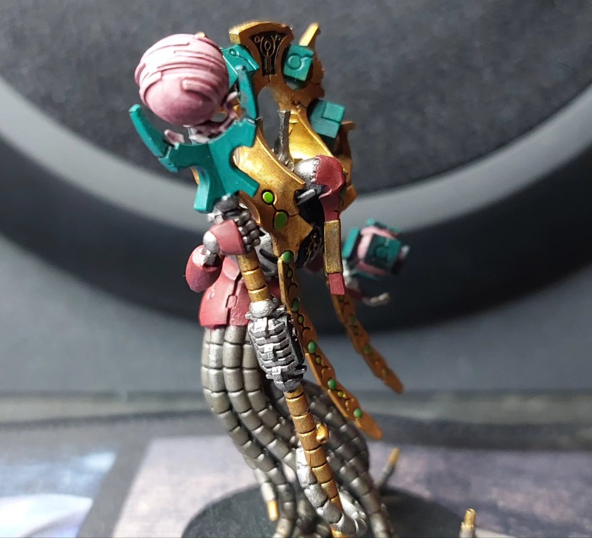 Osjiwarrior's tweet photo. Chronomancer all done and ready to lead the Flayed Ones!
#wip #miniatures #miniaturepainting #40knecrons #40knecron #warhammer40k #40k #paintingwarhammer #painting #warhammercommunity #cryptech #chronomancer https://t.co/SbaRGCBgkx